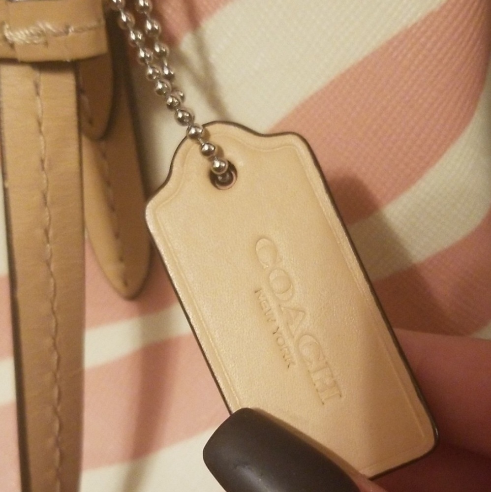 Coach Hand Bag - Picture 2 of 3